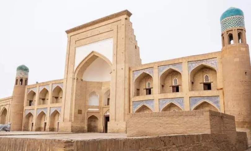 Uzbekistan: ‘I’ll give you a bag of gold, but I beg to see Khiva’